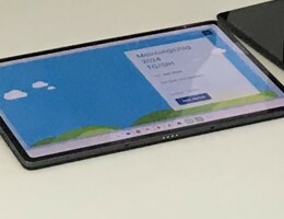 Tablet mit einer Umfrage auf dem Screen
