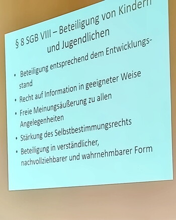 Projektion zur Beteiligung von Jugendlichen im Hilfeplanverfahren